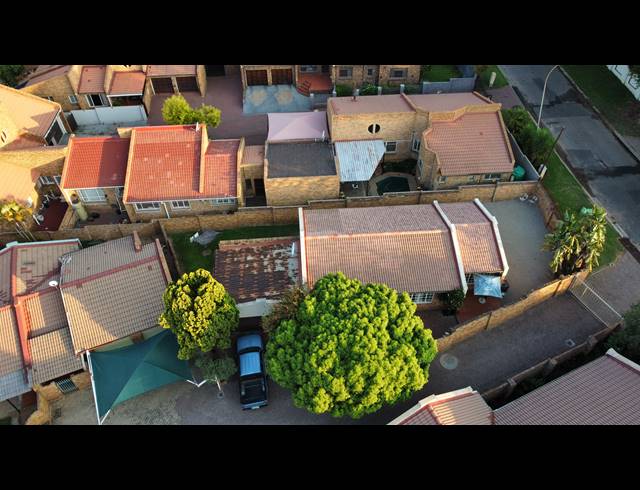 3 BEDROOM FREEHOLD TO LET IN DIE HEUWEL
